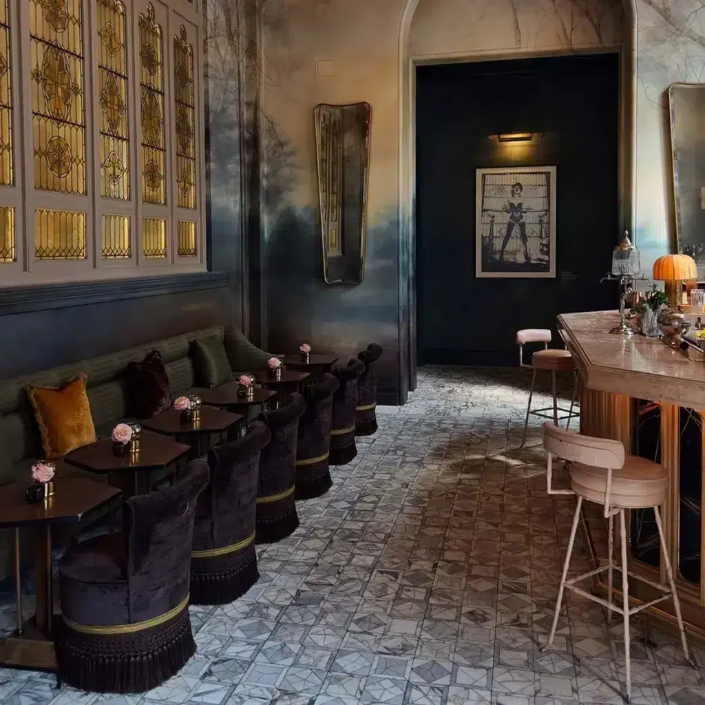 Palazzo Li Antica Allure, Carrara & Calacatta Mosaic, room setting