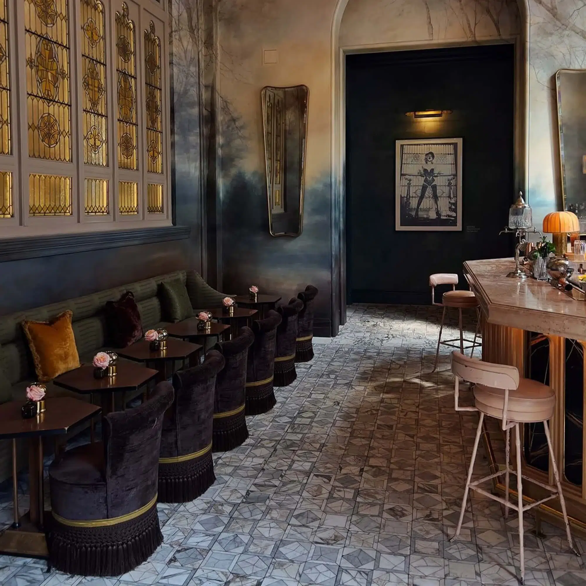 Palazzo Li Antica Allure, Carrara & Calacatta Mosaic, room setting